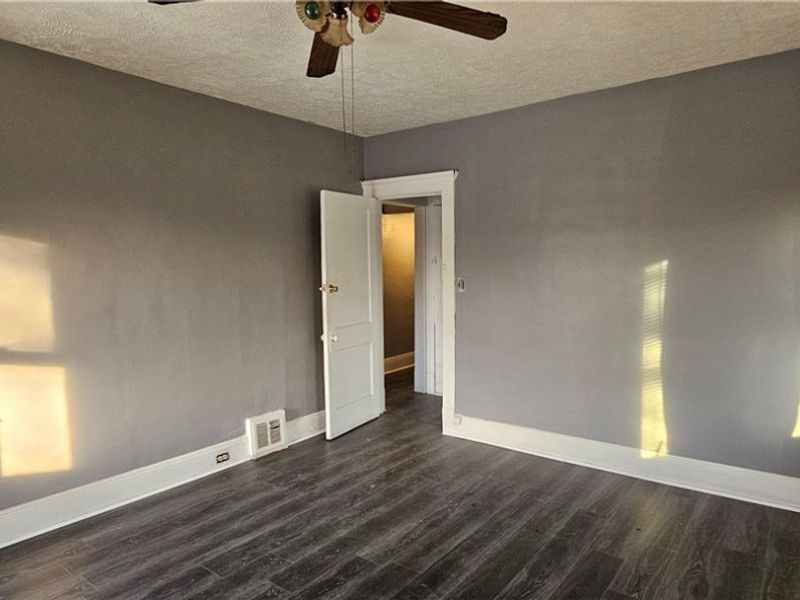 8823 Yale Avenue, Cleveland, OH 44108 Photo 4