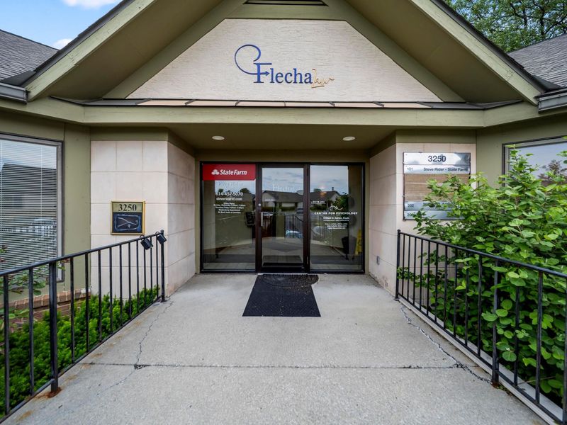 3250 W Henderson Road , Unit 103, Columbus, OH 43220 Photo 3