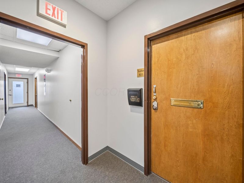 3250 W Henderson Road , Unit 103, Columbus, OH 43220 Photo 7