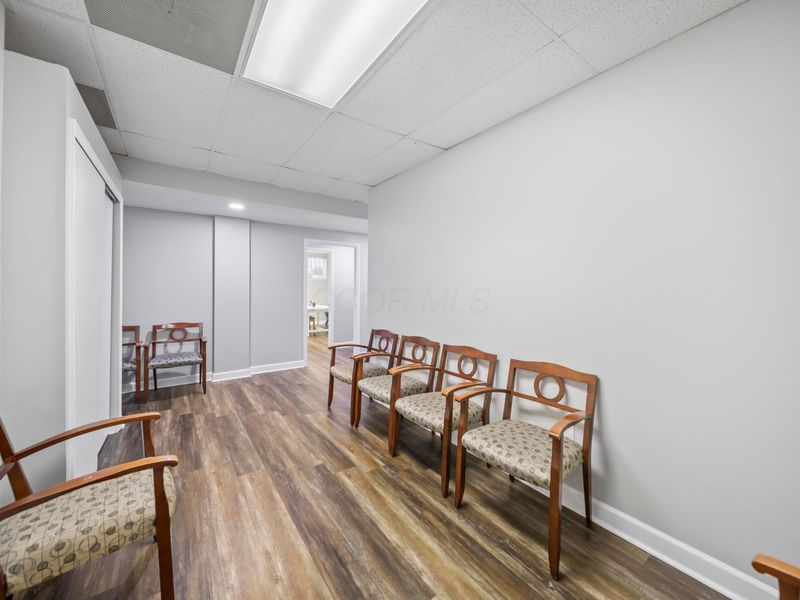 3250 W Henderson Road , Unit 103, Columbus, OH 43220 Photo 9