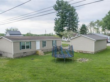 2195 James Street SE, New Philadelphia, OH 44663