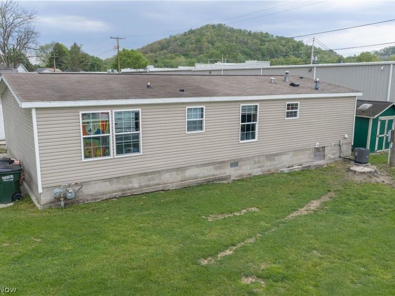 2195 James Street SE, New Philadelphia, OH 44663 Photo 4