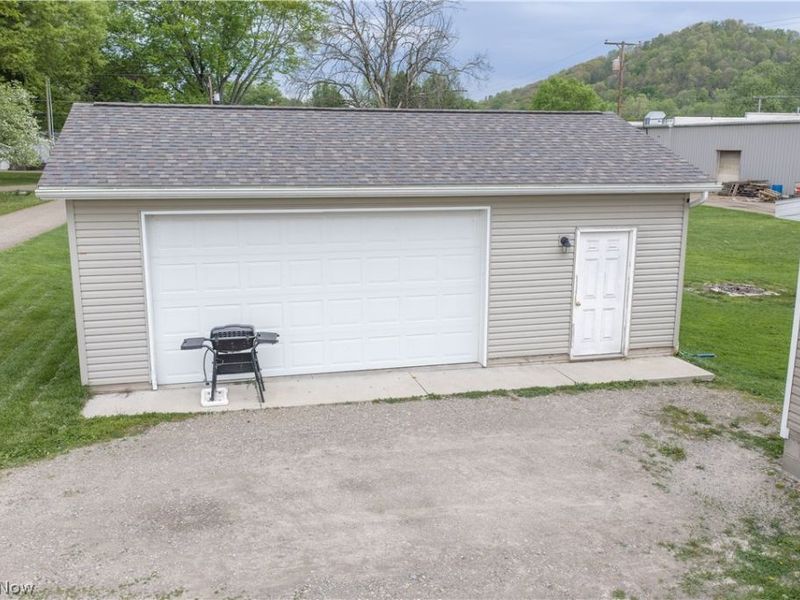 2195 James Street SE, New Philadelphia, OH 44663 Photo 5