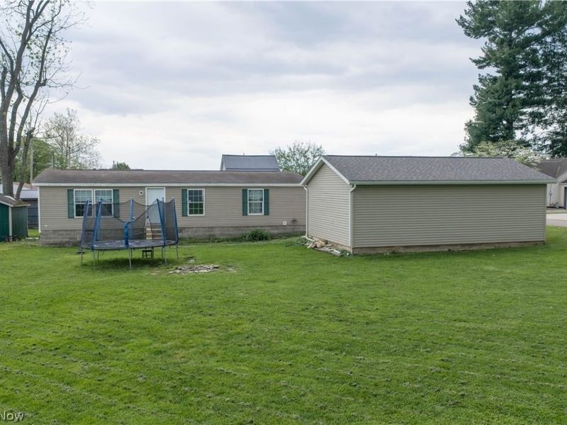 2195 James Street SE, New Philadelphia, OH 44663 Photo 6