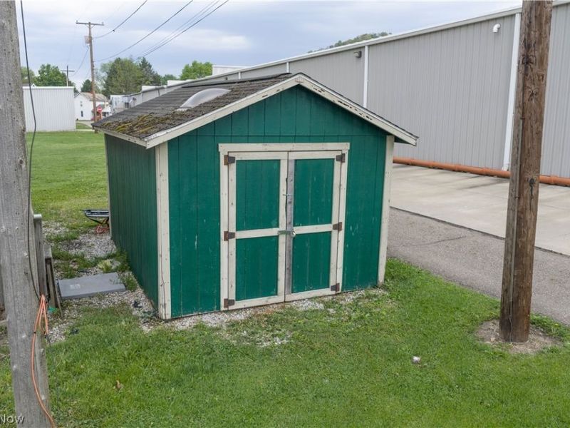 2195 James Street SE, New Philadelphia, OH 44663 Photo 7