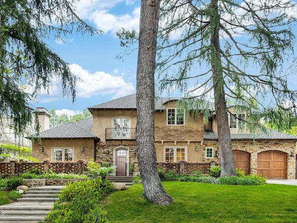 1925 Tondolea Lane, La Canada Flintridge, CA 91011