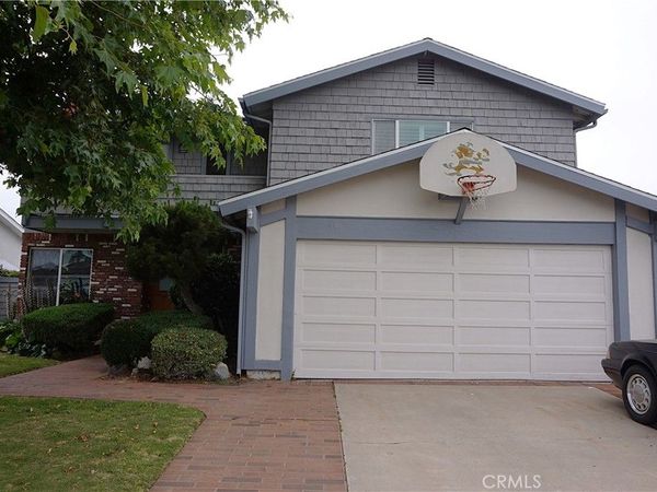 9281 Woodcrest, Huntington Beach, CA 92646