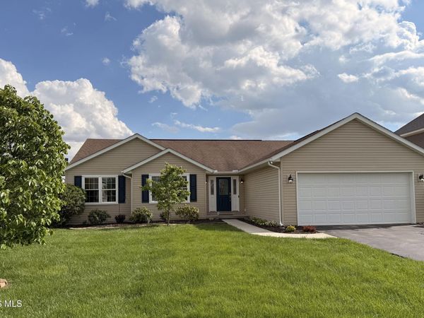 10781 Sun Trace Drive, Perrysburg, OH 43551
