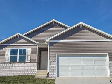 12660 S 205th Avenue , Gretna, NE 68028