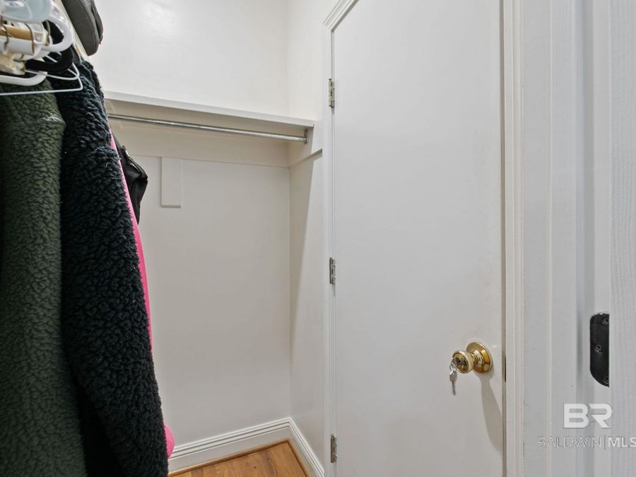 Property Image 100