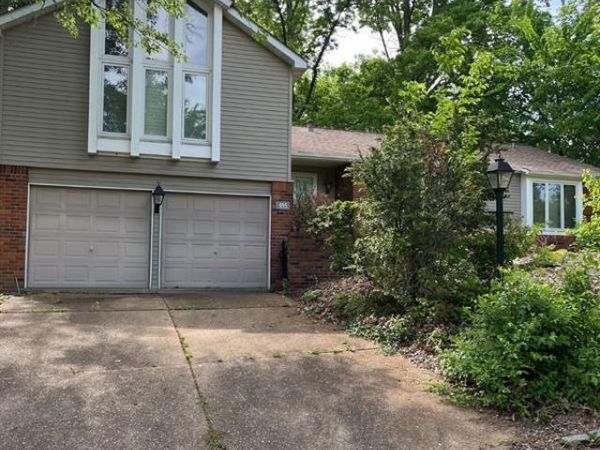 495 Graywood Drive , Ballwin, MO 63011