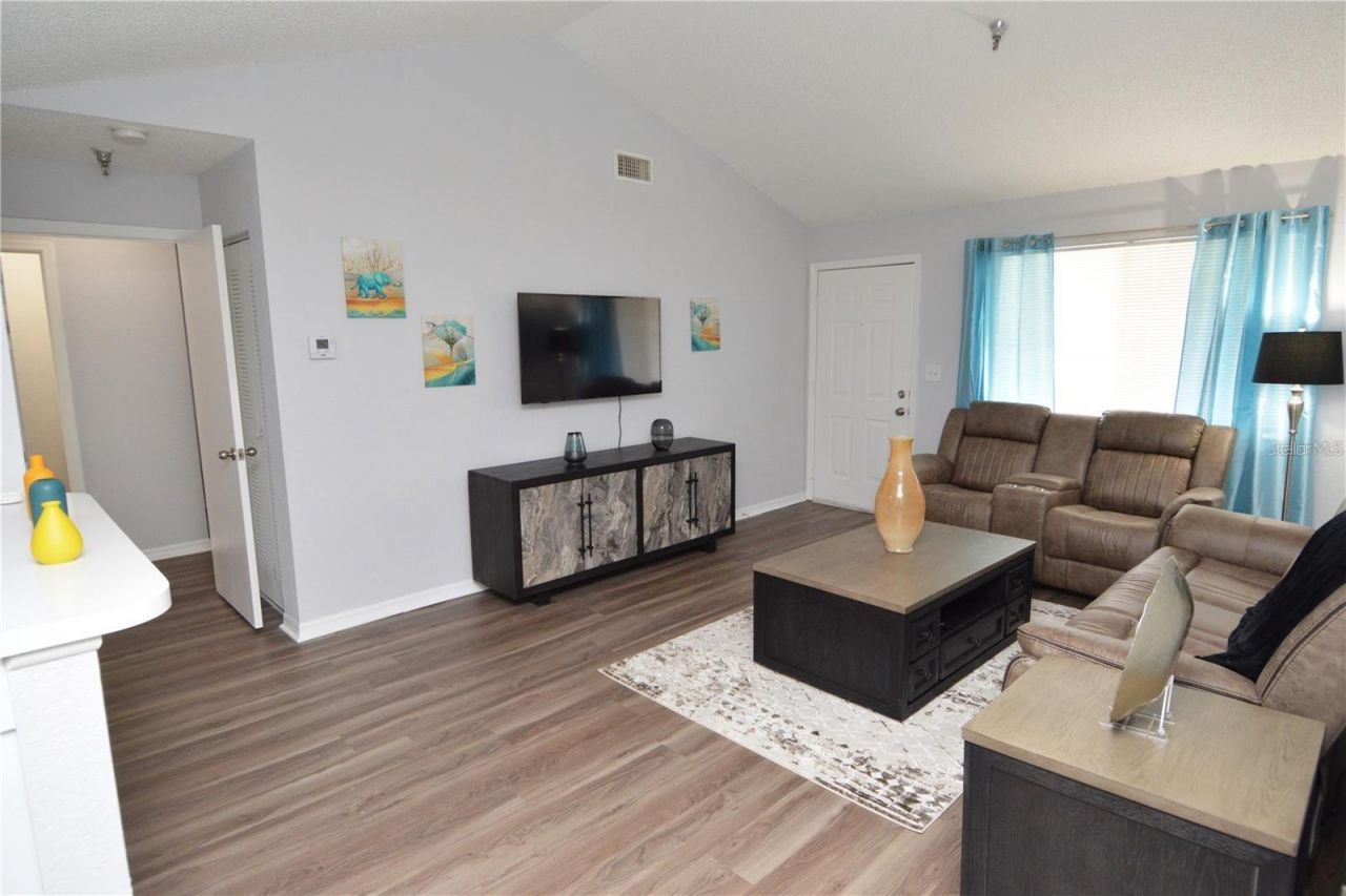 10265 Gandy Boulevard N, Unit 1002, Saint Petersburg, FL 33702 Photo