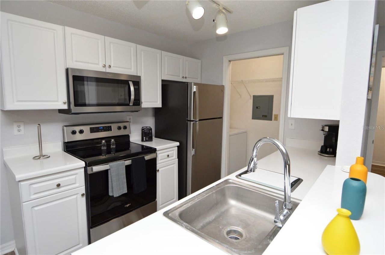 10265 Gandy Boulevard N, Unit 1002, Saint Petersburg, FL 33702 Photo
