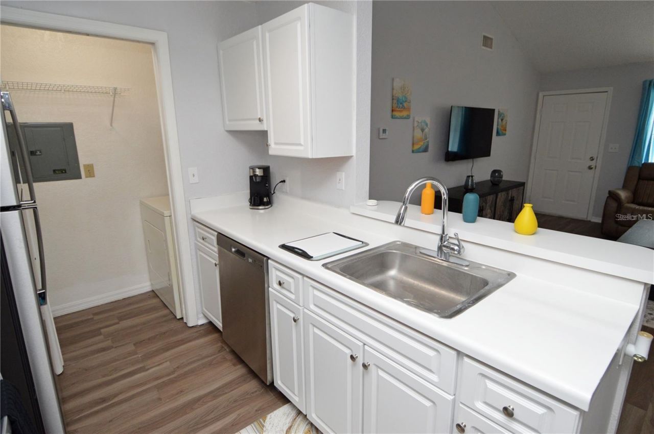 10265 Gandy Boulevard N, Unit 1002, Saint Petersburg, FL 33702 Photo