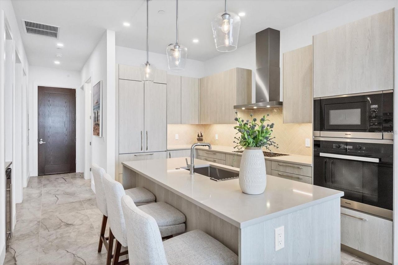 33 S Palm Avenue, Unit 704, Sarasota, FL 34236 Photo