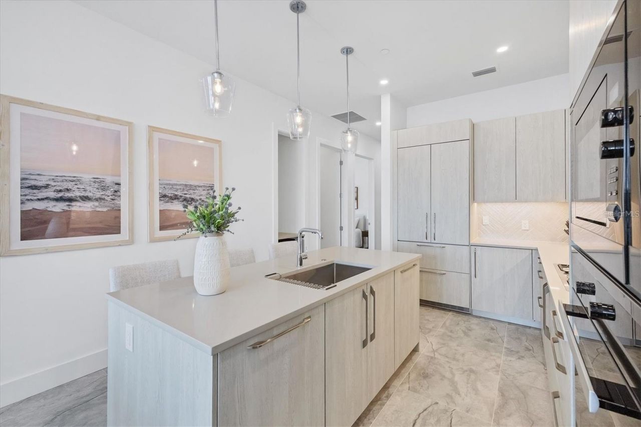33 S Palm Avenue, Unit 704, Sarasota, FL 34236 Photo