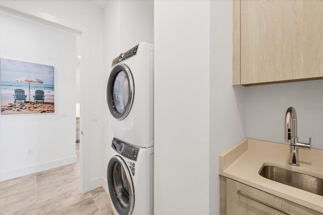 33 S Palm Avenue, Unit 704, Sarasota, FL 34236 Photo