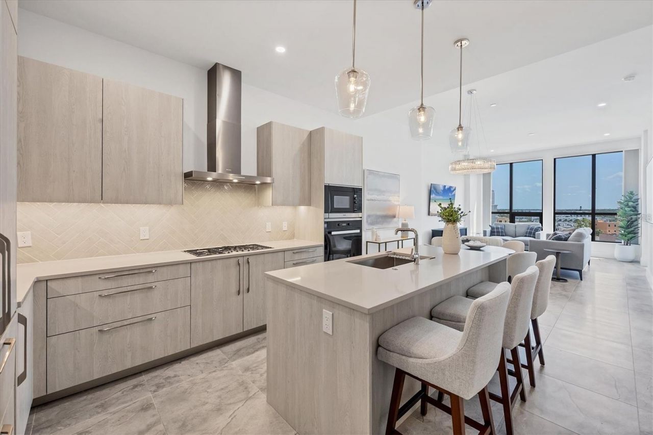 33 S Palm Avenue, Unit 704, Sarasota, FL 34236 Photo