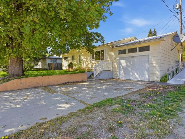 820 W Spruce St, Newport, WA 99156