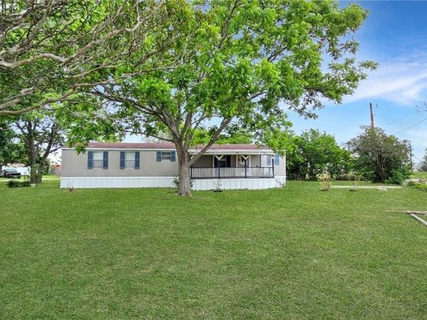 603 E George Street , Port Lavaca, TX 77979