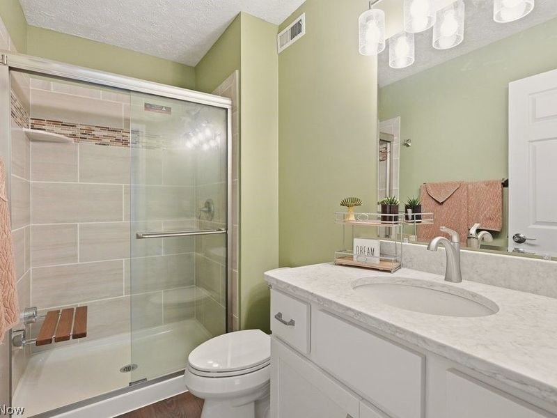 5653 Gateway Lane, Brook Park, OH 44142 Photo 19