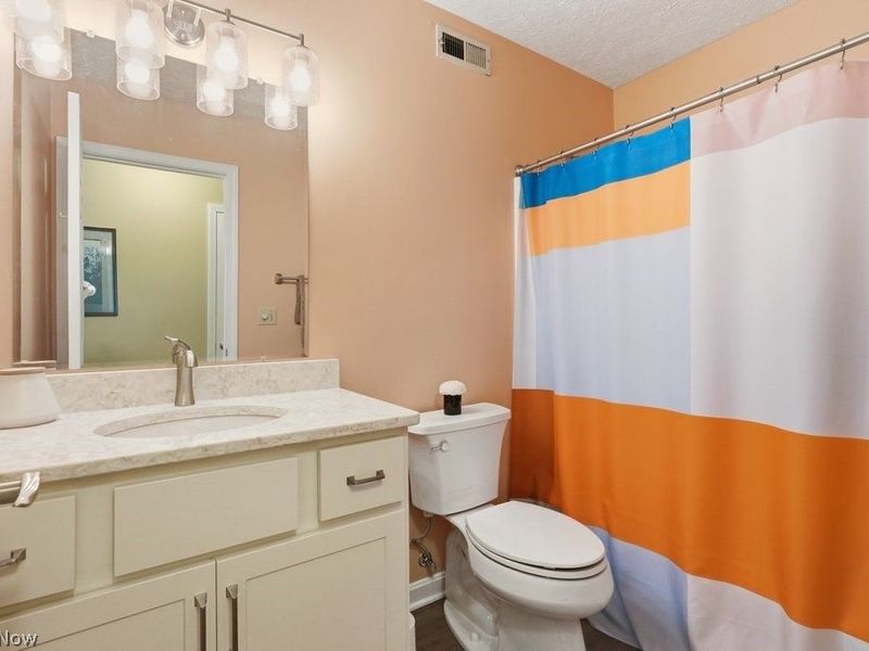 5653 Gateway Lane, Brook Park, OH 44142 Photo 23