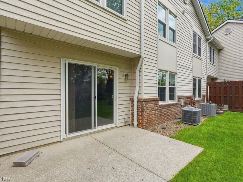 5653 Gateway Lane, Brook Park, OH 44142 Photo 26