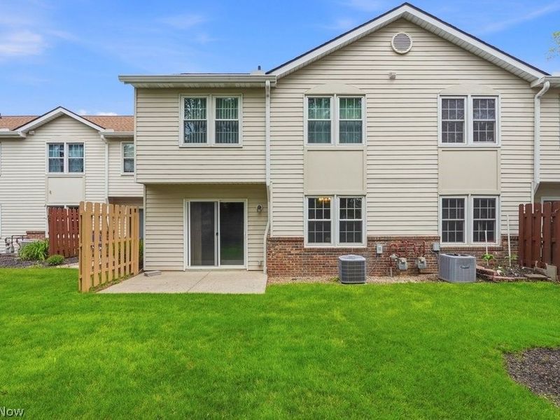 5653 Gateway Lane, Brook Park, OH 44142 Photo 28