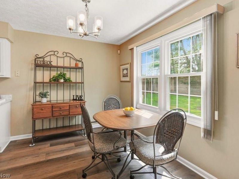 5653 Gateway Lane, Brook Park, OH 44142 Photo 9