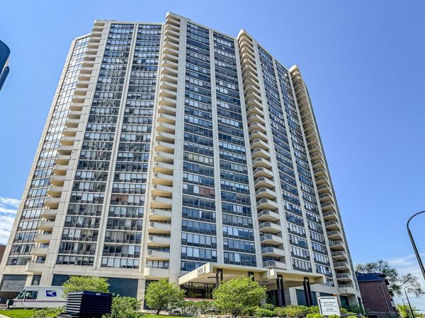 3930 N Pine Grove Avenue , Unit 1805, Chicago, IL 60613