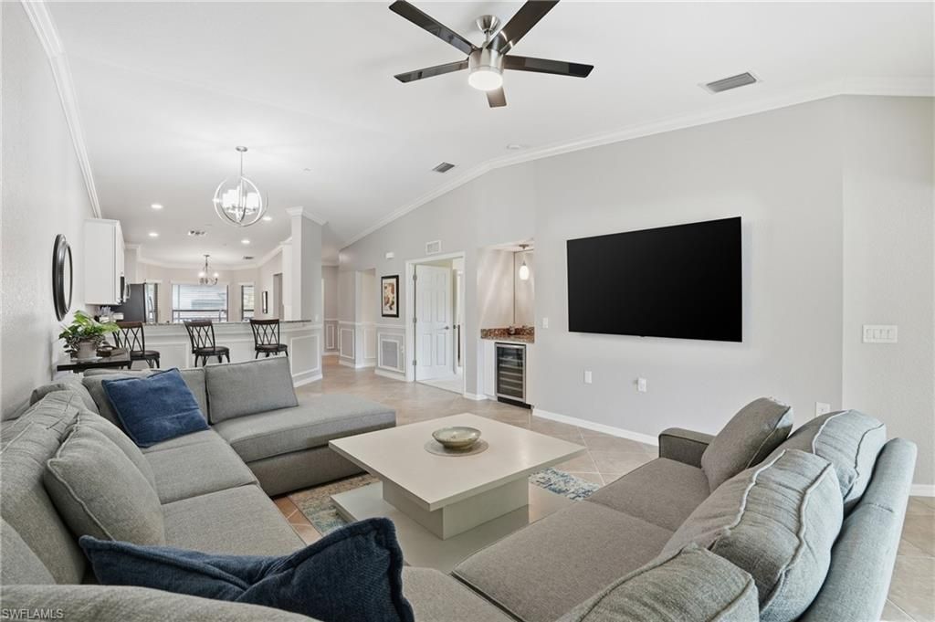 9528 Avellino Way , Unit 2521, Naples, FL 34113 Photo