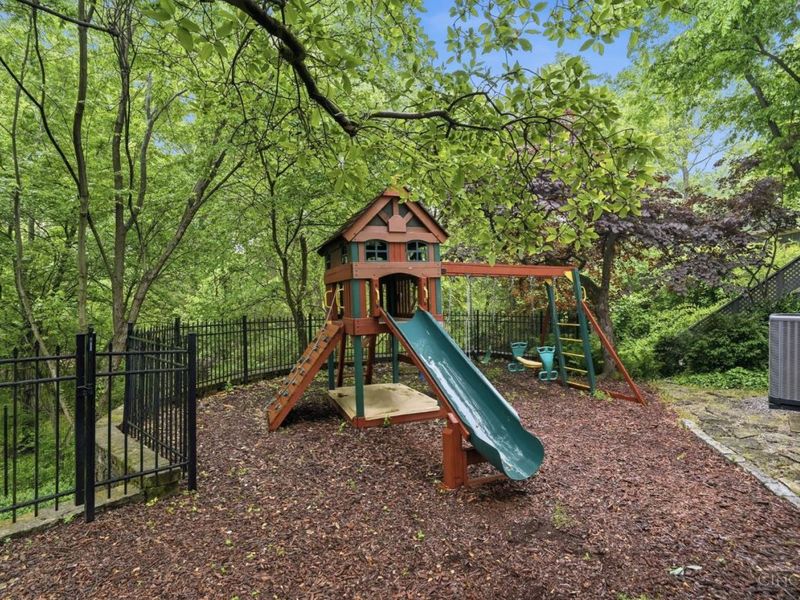 16 Far Hills Drive, Cincinnati, OH 45208 Photo 50