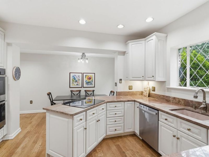 16 Far Hills Drive, Cincinnati, OH 45208 Photo 6