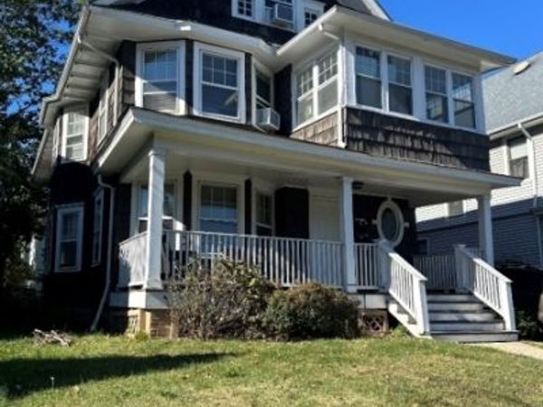 96 Grove St, Montclair, NJ 07042