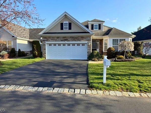 120 Crescent Way, Monroe, NJ 08831