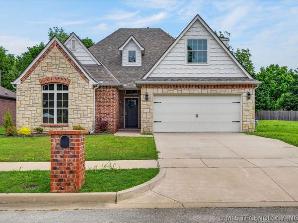3224 Boardwalk Court , Bartlesville, OK 74006