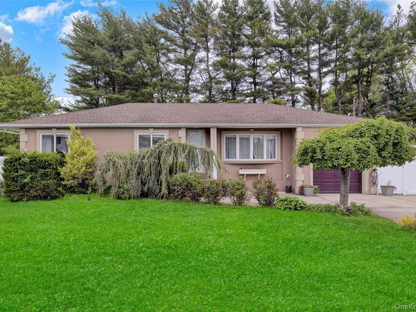 189 Eastwood Avenue , Deer Park, NY 11729