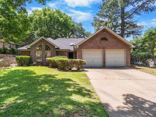 1213 Circle View Court, Grapevine, TX 76051