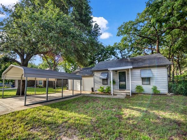 7521 Pawnee Trail, Lake Worth, TX 76135