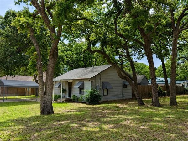 7521 Pawnee Trail, Lake Worth, TX 76135