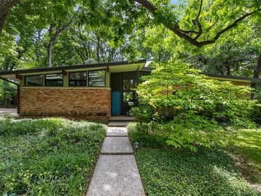 989 N Rustic Circle, Dallas, TX 75218
