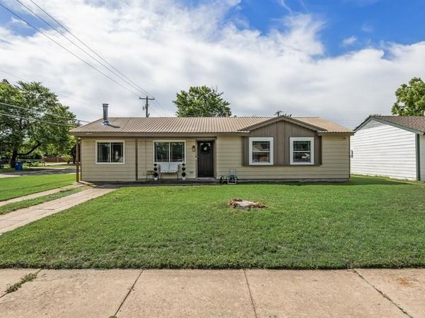 1201 Joly Street, Ennis, TX 75119