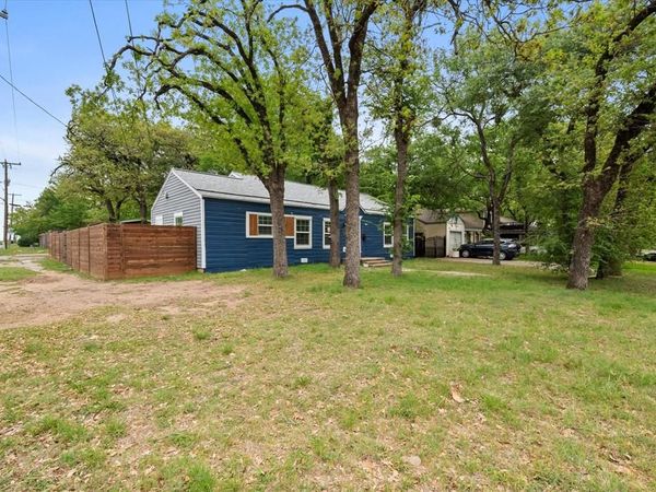 2020 Bluebonnet Drive , Fort Worth, TX 76111