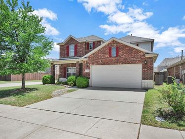 15724 Landing Creek Lane, Fort Worth, TX 76262