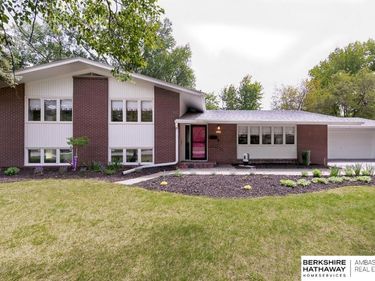 667 Dillon Drive, Omaha, NE 68132