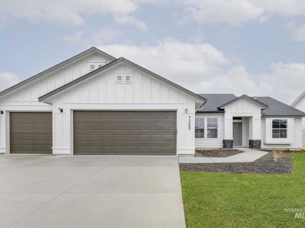 895 Thunderbolt St, Mountain Home, ID 83647