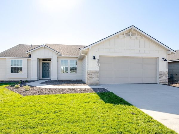 895 Thunderbolt St, Mountain Home, ID 83647