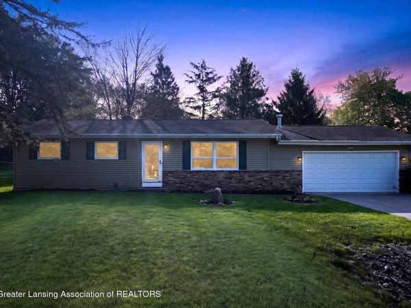6062 Beechwood Drive, Haslett, MI 48840