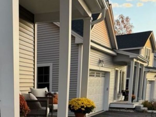 21 Salisbury Hill Blvd, Worcester, MA 01609