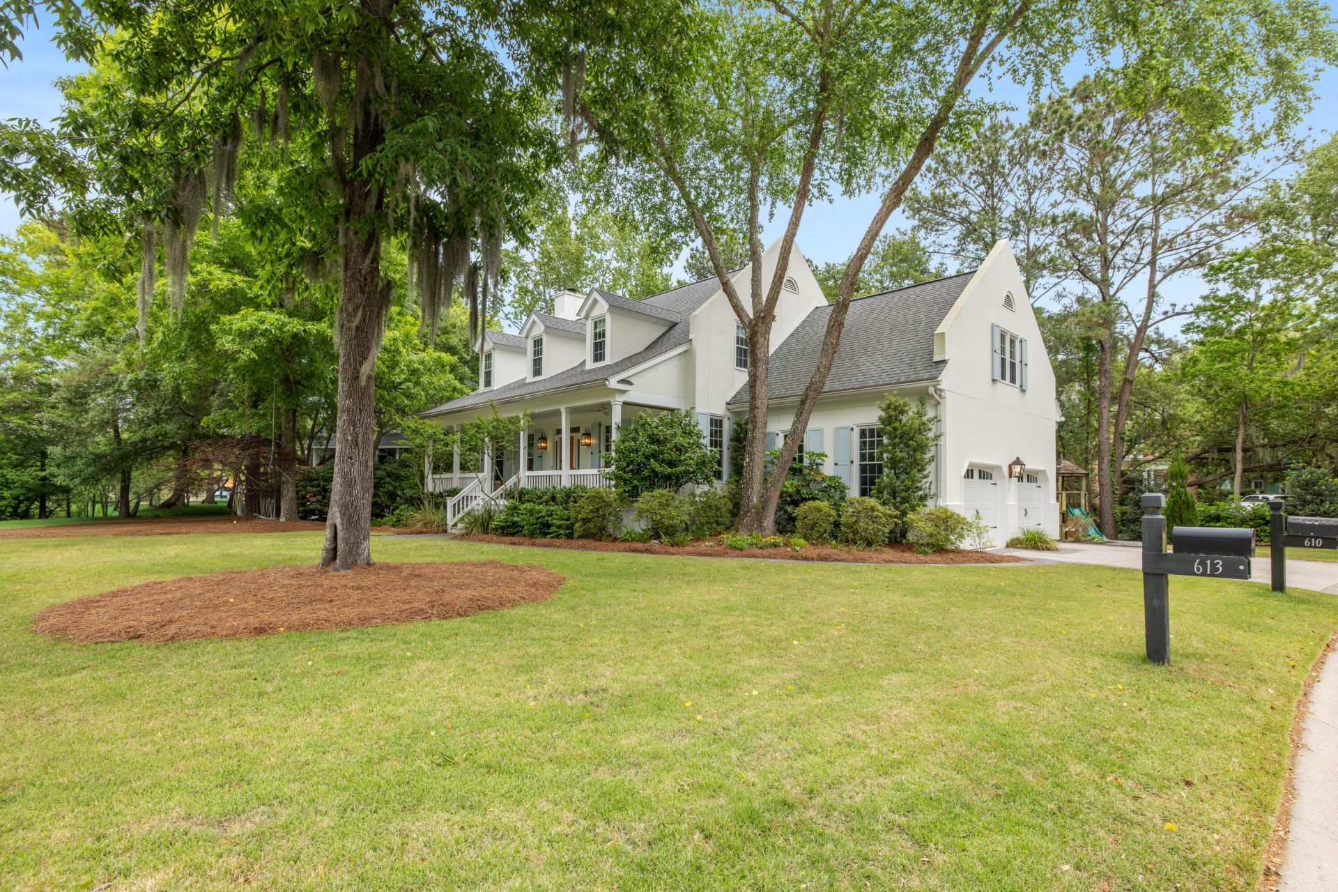 610 Hobcaw Bluff Drive Photo 2